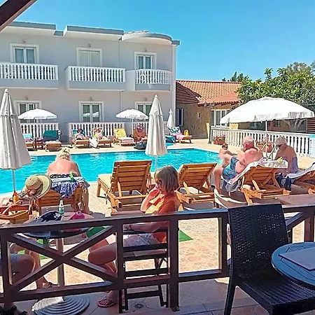 Daphne Hotel 3*
