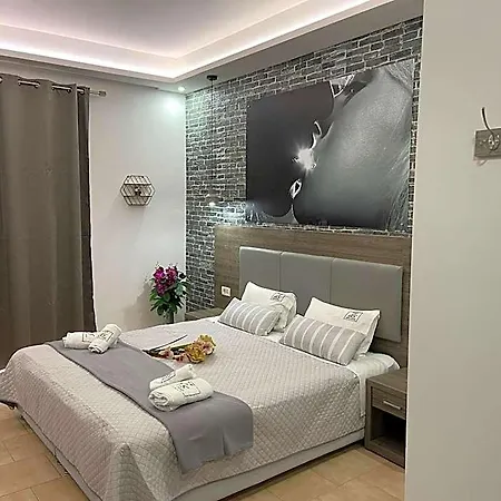 Daphne Hotel 3*