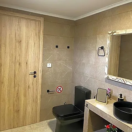 Daphne Hotel 3*